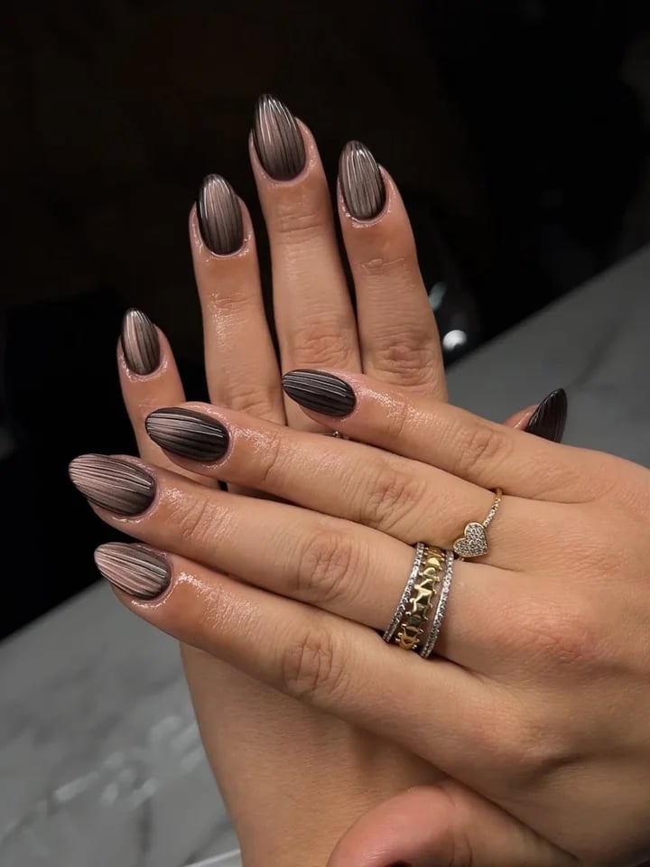 Short Square Gray Silver Cat-Eye Nails — Trendy Mocha Nails