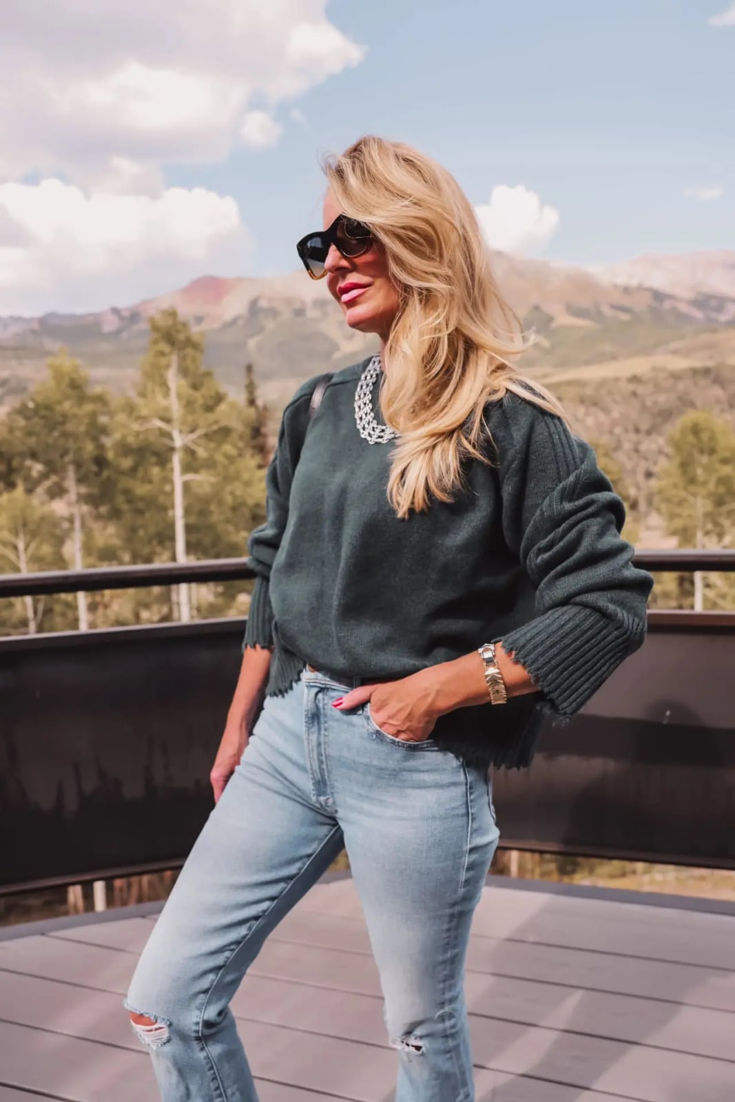Ripped Mom Jeans with a Distressed Knit Sweater Ripped Mom Jeans with a Distressed Knit Sweater — Trendy Mom Jeans Outfits