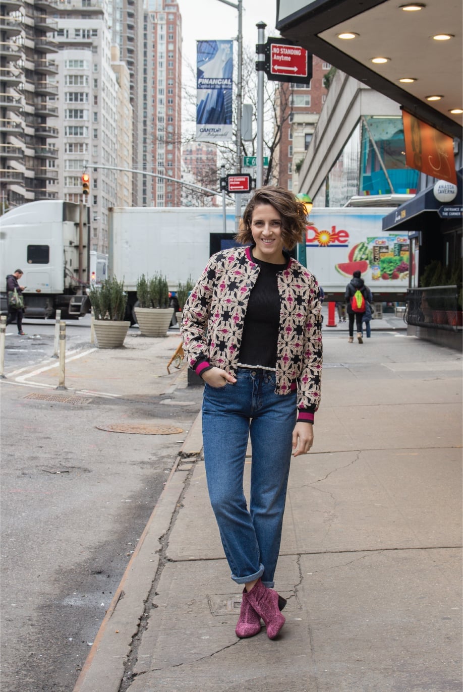Blue Mom Jeans with a Patterned Bomber Jacket Blue Mom Jeans with a Patterned Bomber Jacket — Trendy Mom Jeans Outfits