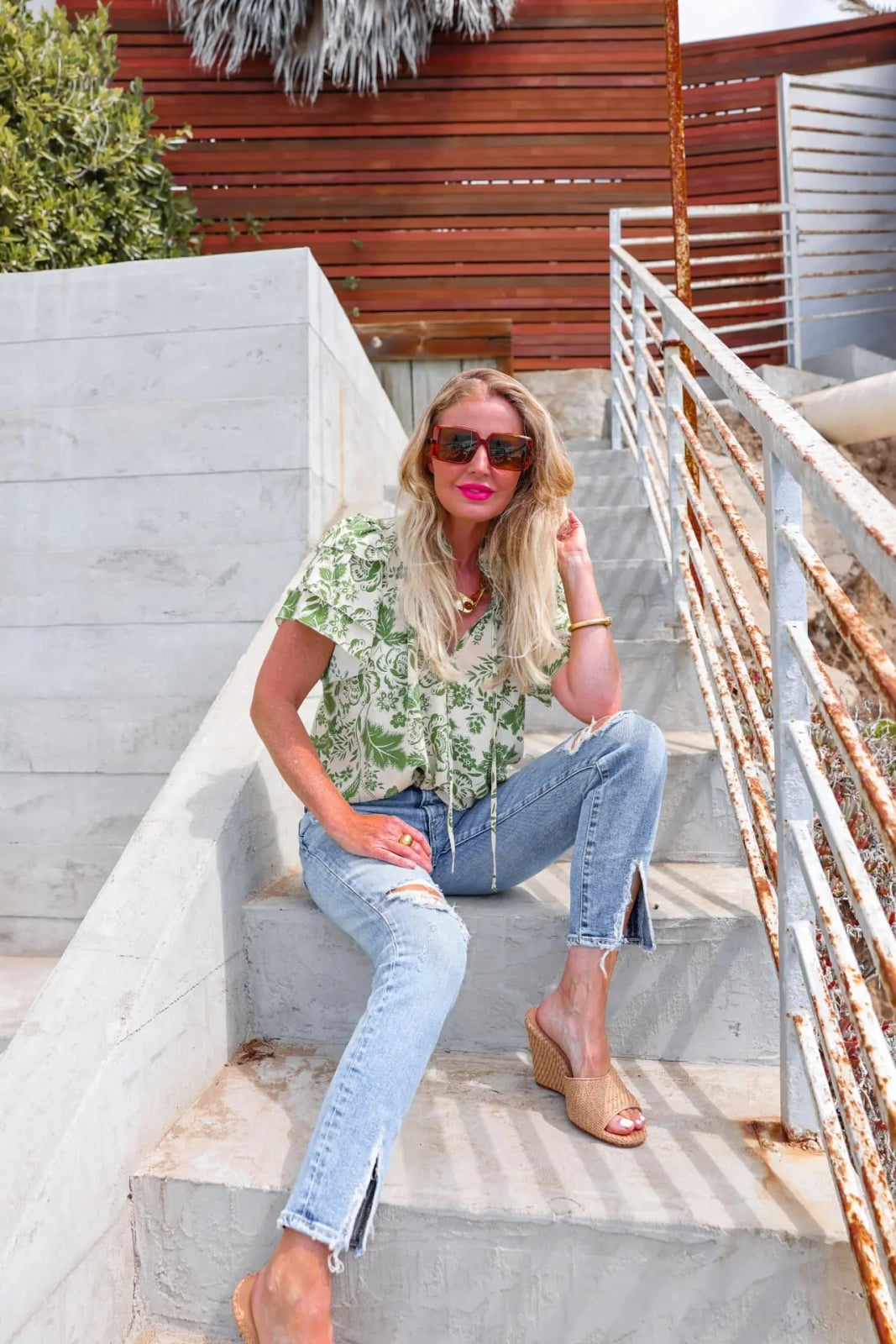 Distressed Mom Jeans with a Green Floral Print Blouse Distressed Mom Jeans with a Green Floral Print Blouse — Trendy Mom Jeans Outfits