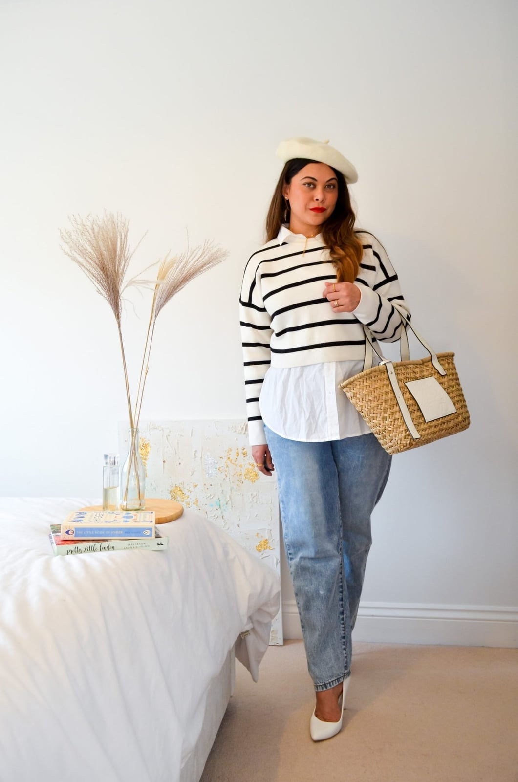 Blue Mom Jeans with a Striped Sweater and Beret Blue Mom Jeans with a Striped Sweater and Beret — Trendy Mom Jeans Outfits