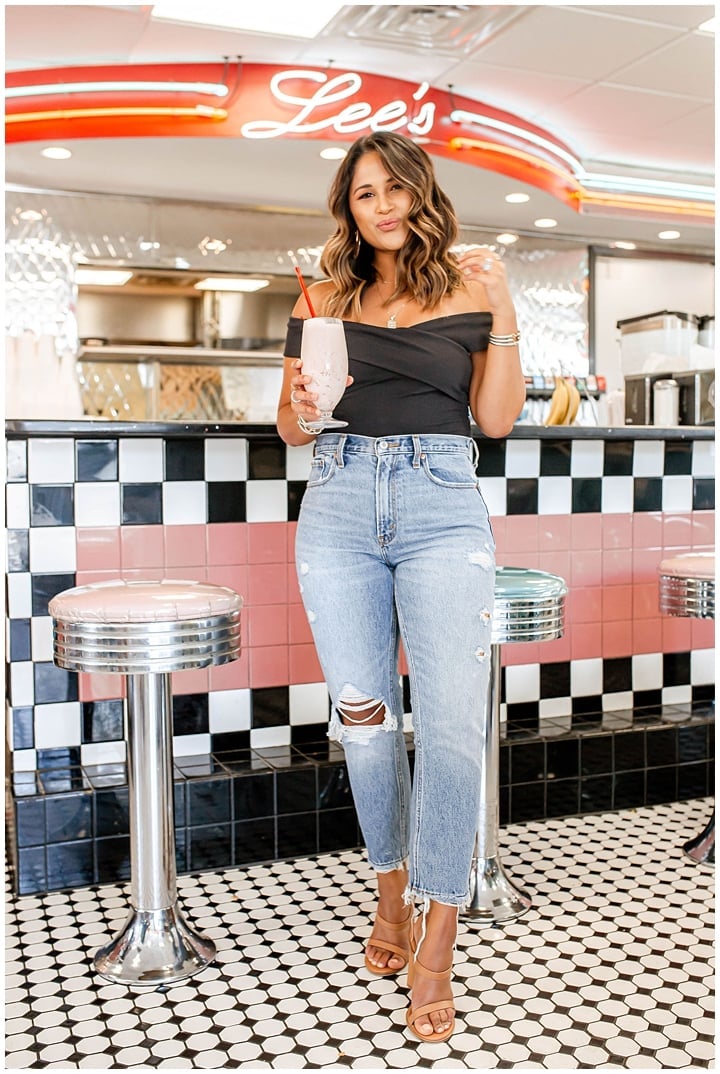 Ripped Mom Jeans with an Off-The-Shoulder Top Ripped Mom Jeans with an Off-The-Shoulder Top — Trendy Mom Jeans Outfits