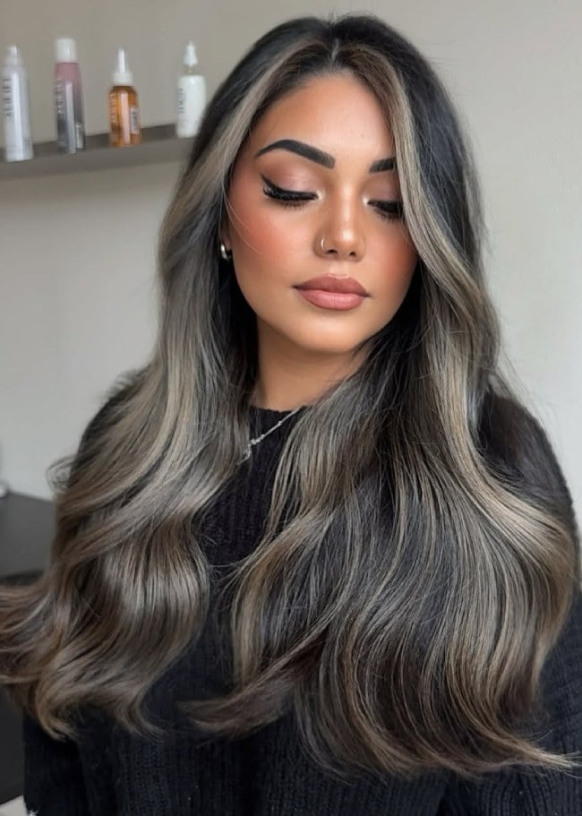 Mid-Back Dark Brown With Cool Ash Beige Money Piece Mid-Back Dark Brown With Cool Ash Beige Money Piece — Trendy Money Piece Hair