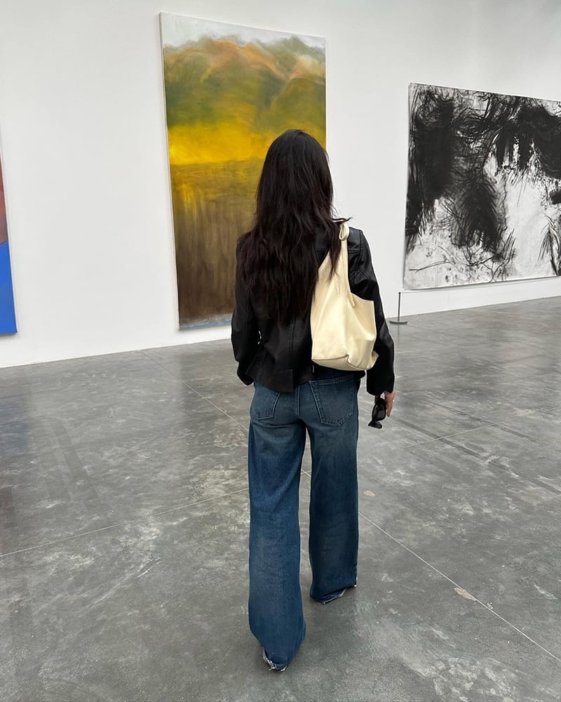 Leather Jacket With Wide-Leg Jeans Leather Jacket With Wide-Leg Jeans — Trendy Museum Outfits