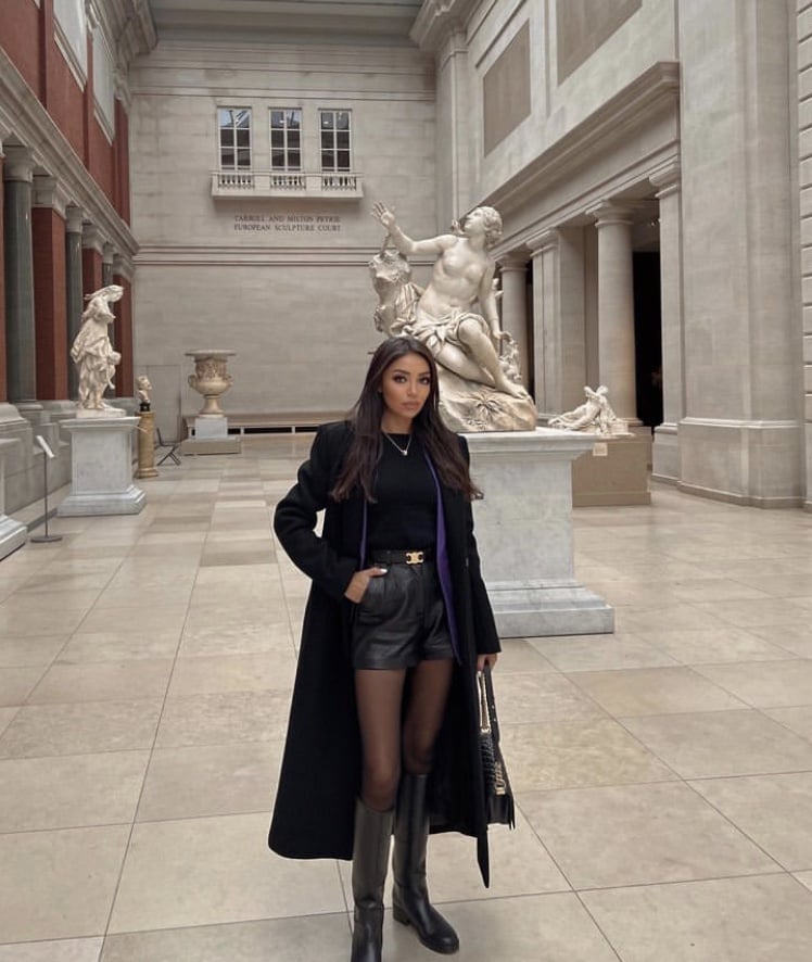 Long Wool Coat Over Leather Shorts Long Wool Coat Over Leather Shorts — Trendy Museum Outfits