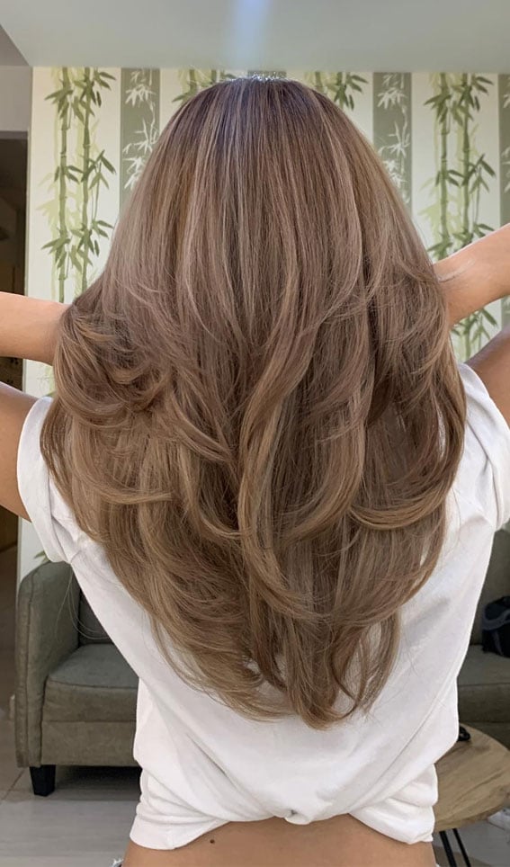 Mid-Back Mushroom Brown With Lighter Highlights Mid-Back Mushroom Brown With Lighter Highlights — Trendy Mushroom Brown Hair Color