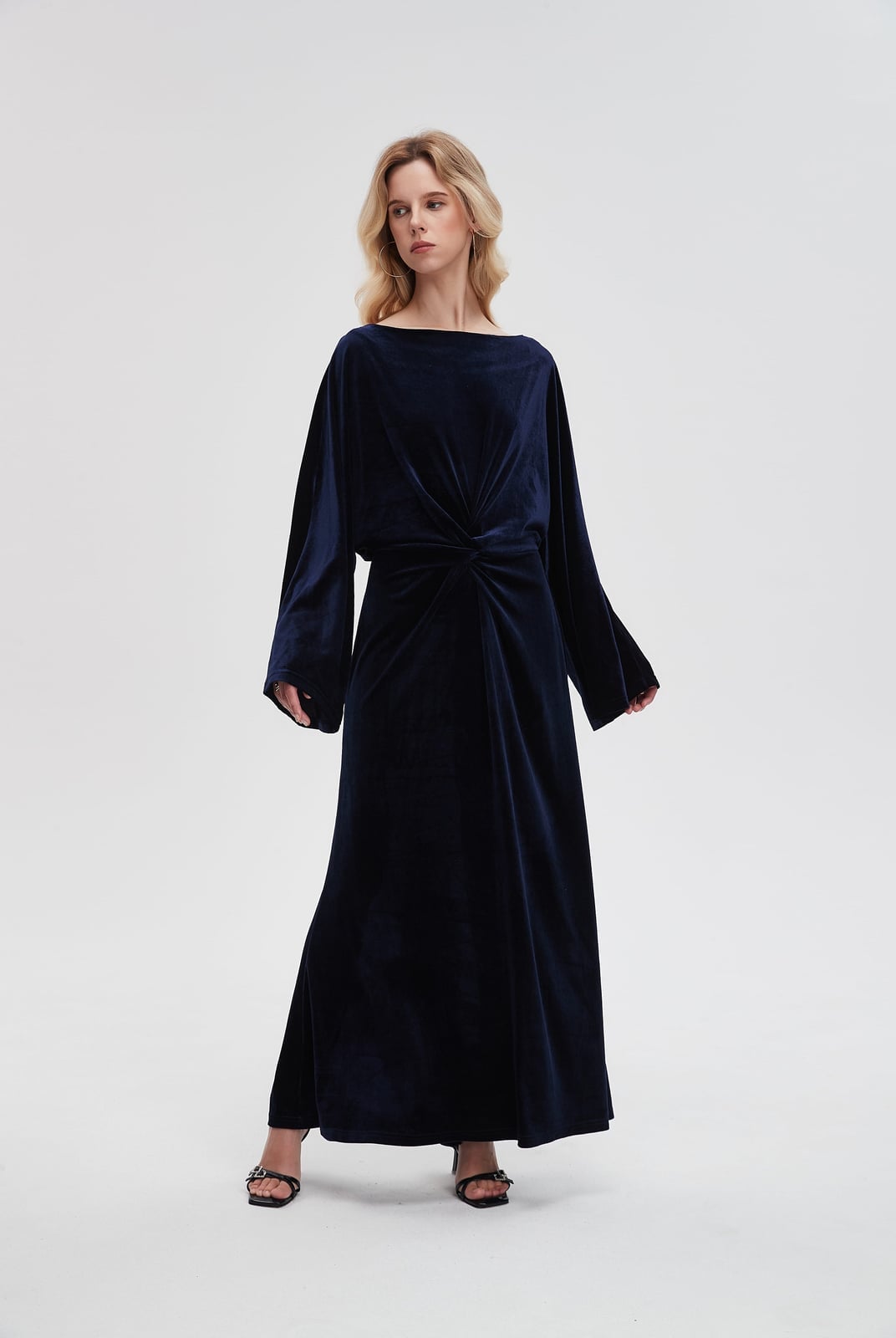 Structured Navy Denim Blazer With Wide Leg Trousers — Trendy Navy Blue Outfits