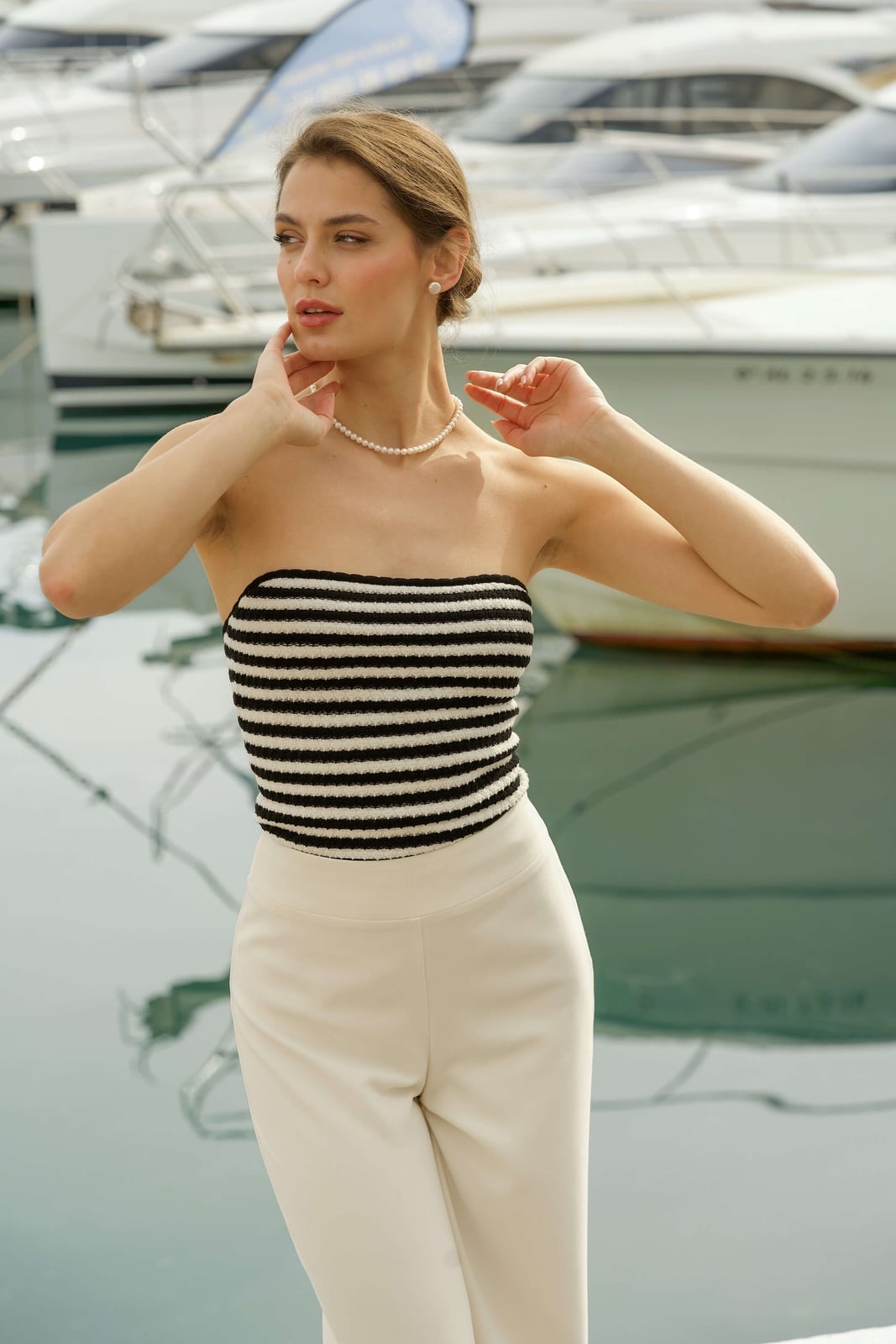 Striped Strapless Top with Cream High-Waisted Trousers — Trendy Old Money Outfits