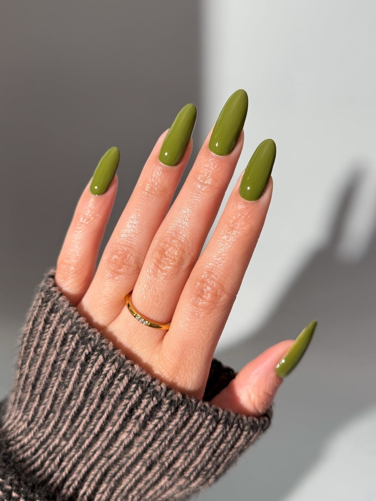 Solid Glossy Olive Green Long Oval Nails Solid Glossy Olive Green Long Oval Nails — Trendy Olive Green Nails