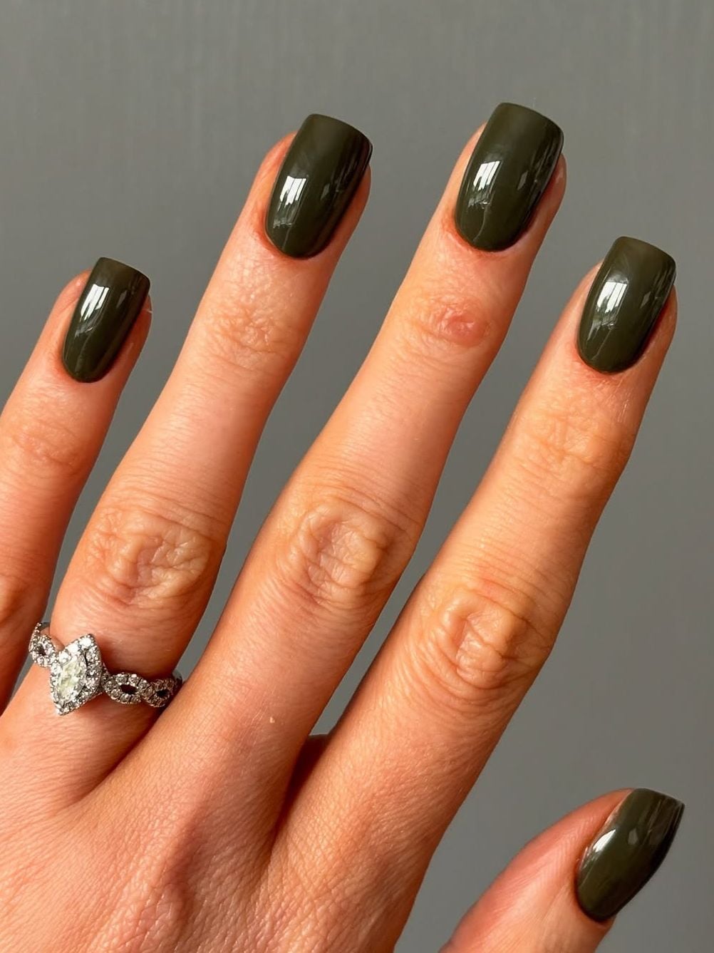 Deep Glossy Olive Green Medium Square Nails Deep Glossy Olive Green Medium Square Nails — Trendy Olive Green Nails