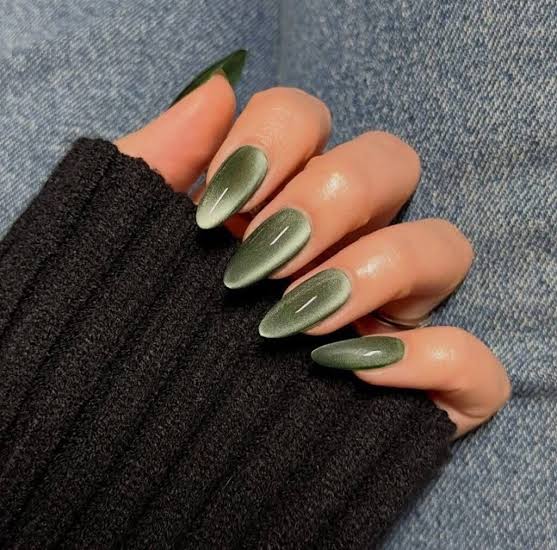 Deep Olive Green Cat-Eye Long Stiletto Nails Deep Olive Green Cat-Eye Long Stiletto Nails — Trendy Olive Green Nails