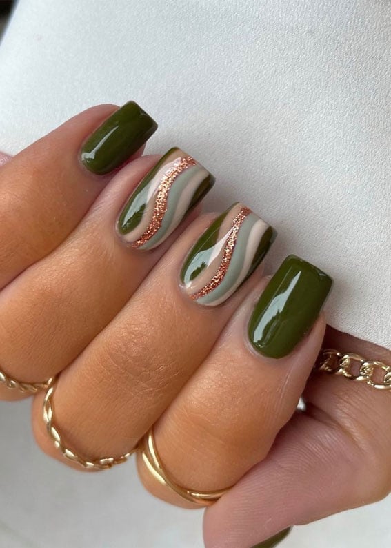 Short Square Olive Green Rose Gold Glitter Nails Short Square Olive Green Rose Gold Glitter Nails — Trendy Olive Green Nails