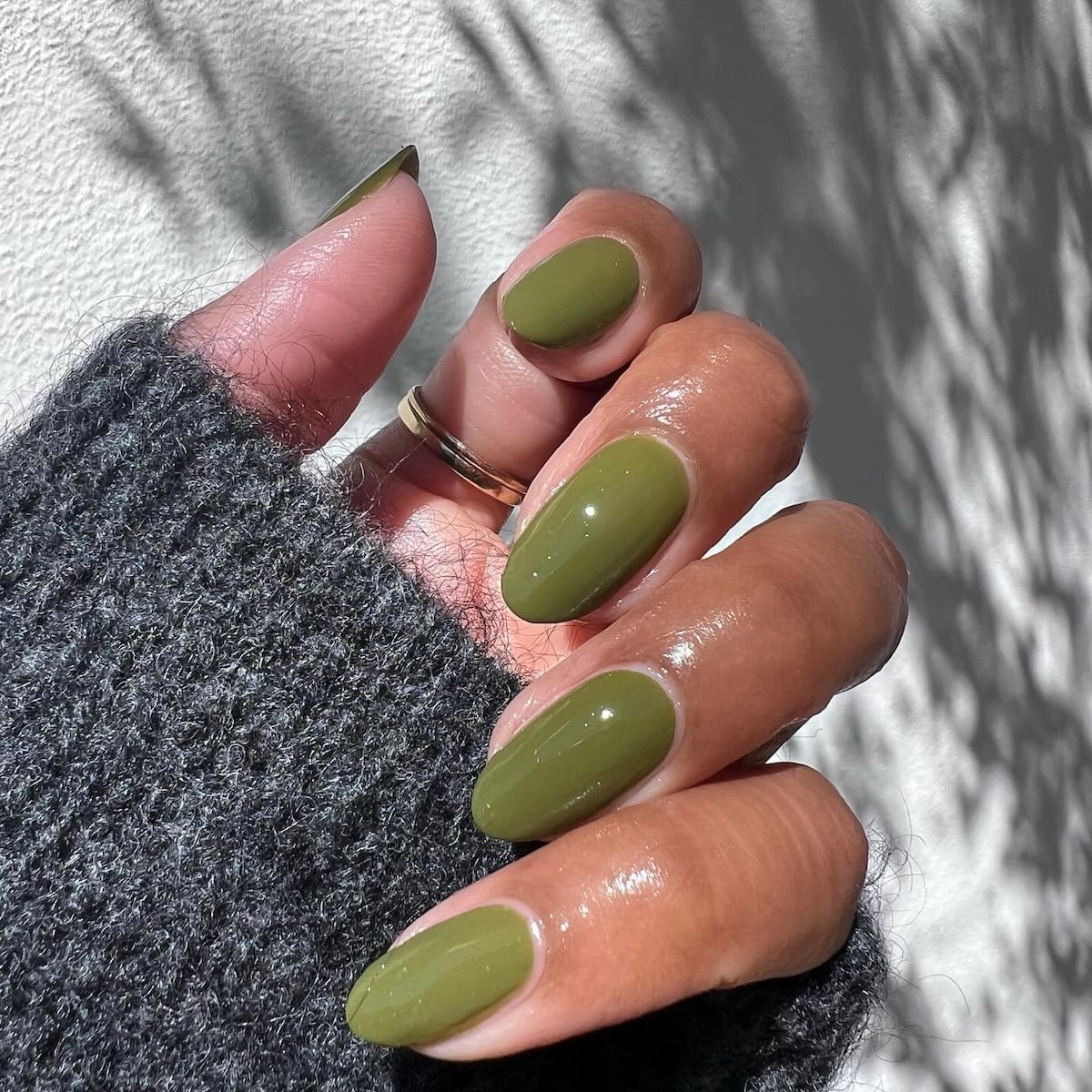 Short Square Metallic Olive Green French Tip Nails Short Square Metallic Olive Green French Tip Nails — Trendy Olive Green Nails