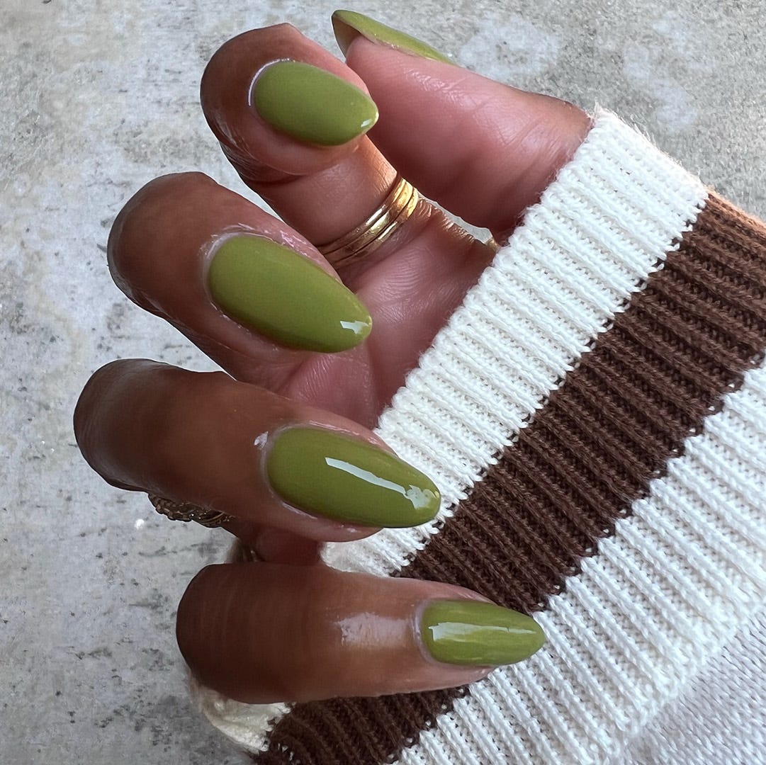 Vibrant Glossy Olive Green Medium Almond Nails Vibrant Glossy Olive Green Medium Almond Nails — Trendy Olive Green Nails