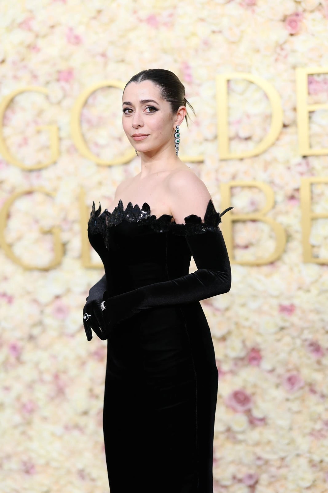 Black Velvet Off-the-Shoulder Dress With Opera Gloves Black Velvet Off-the-Shoulder Dress With Opera Gloves — Trendy Opera Outfits