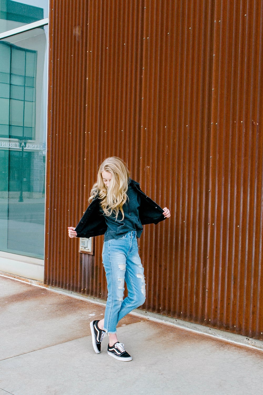 Distressed Jeans with Oversized Hoodie Distressed Jeans with Oversized Hoodie — Trendy Outfits for Teens