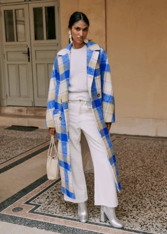 Oversized Plaid Coat Over White Sweater and Wide-Leg Jeans — Trendy Parisian Style