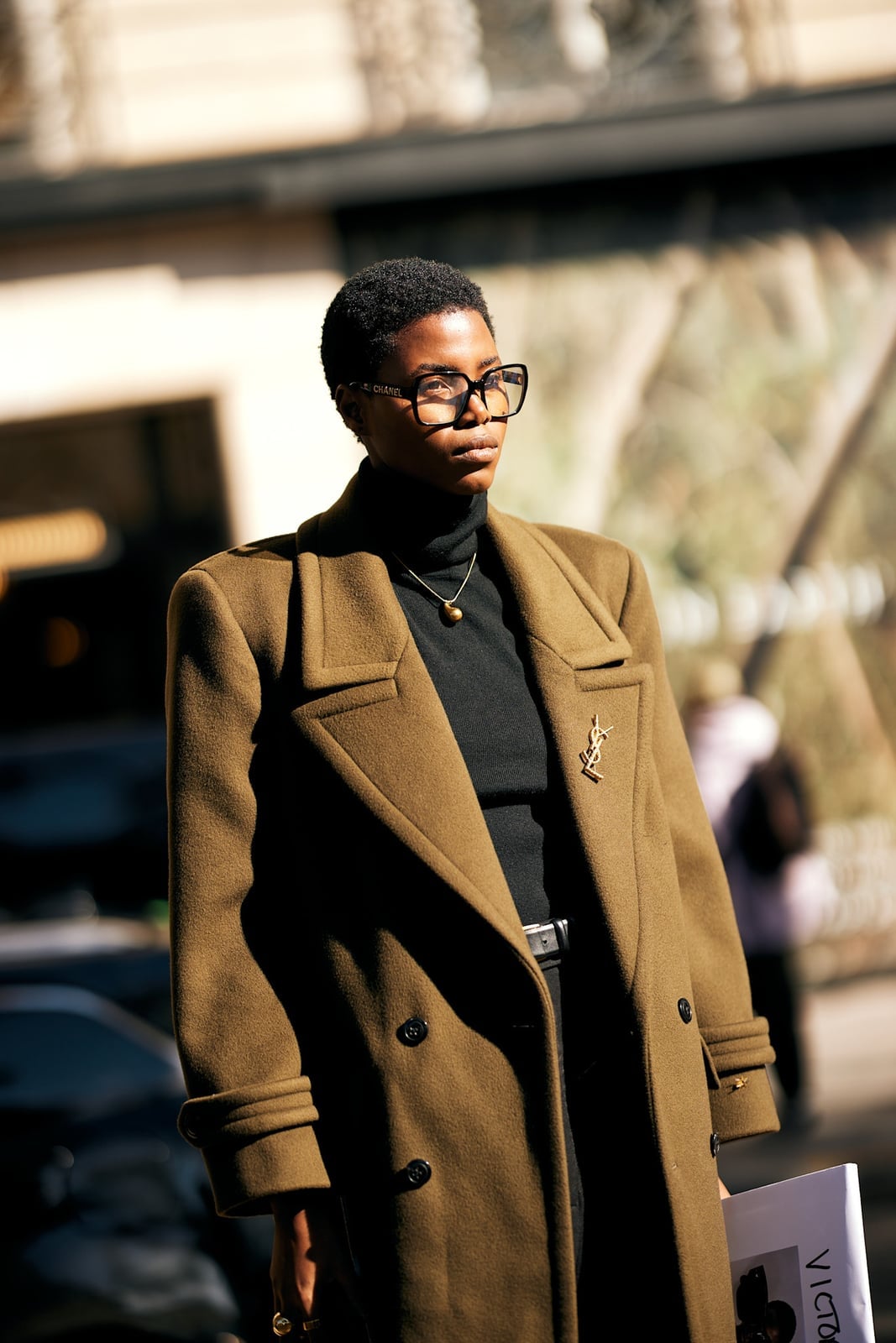 Camel Coat with Pink Sweater and Olive Trousers Camel Coat with Pink Sweater and Olive Trousers — Trendy Peacoat Outfits