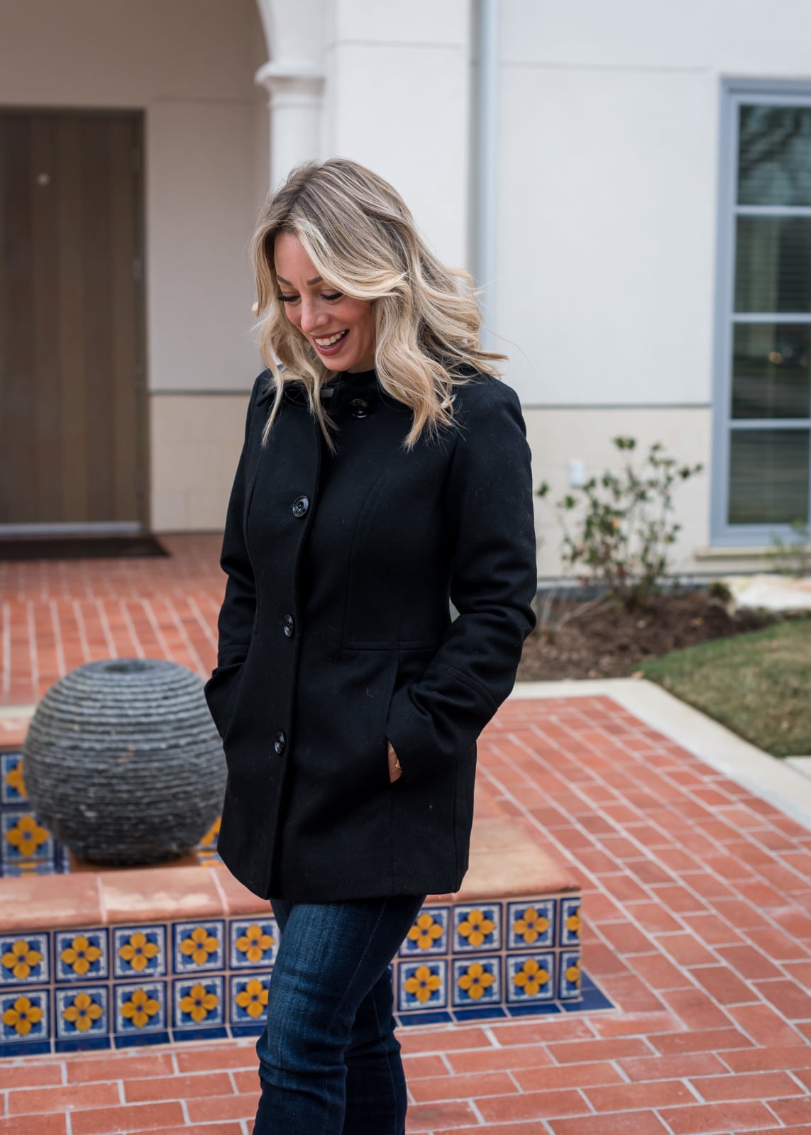Fitted Black Peacoat with Blue Jeans Fitted Black Peacoat with Blue Jeans — Trendy Peacoat Outfits