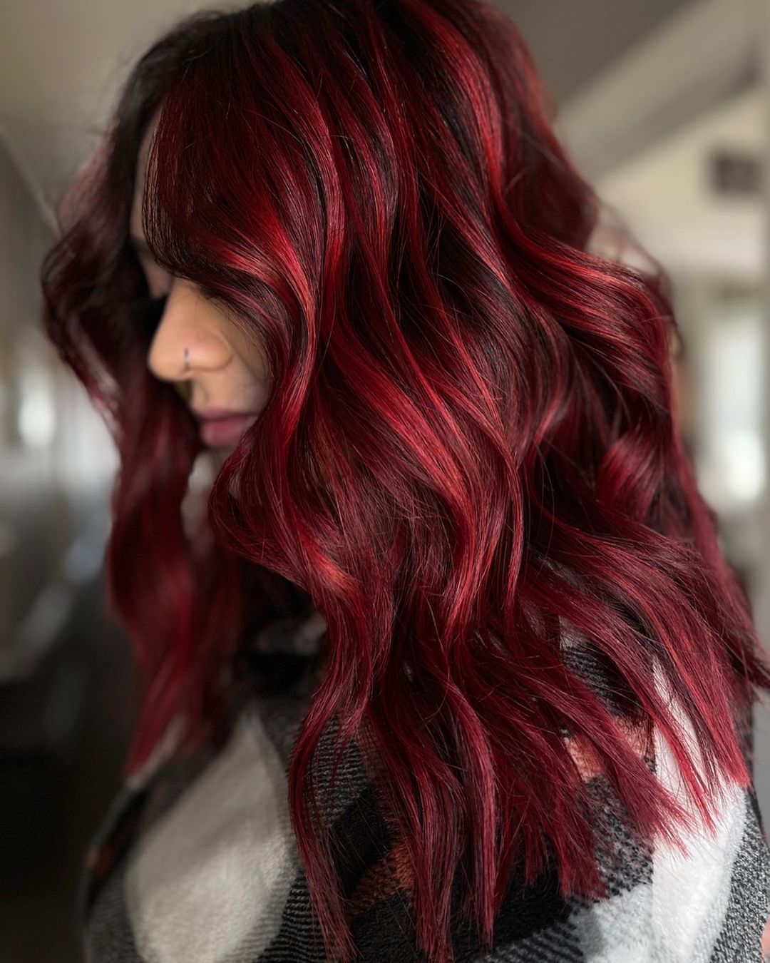 Mahogany Red With Lighter Red Highlights Mahogany Red With Lighter Red Highlights — Trendy Red Hair with Highlights