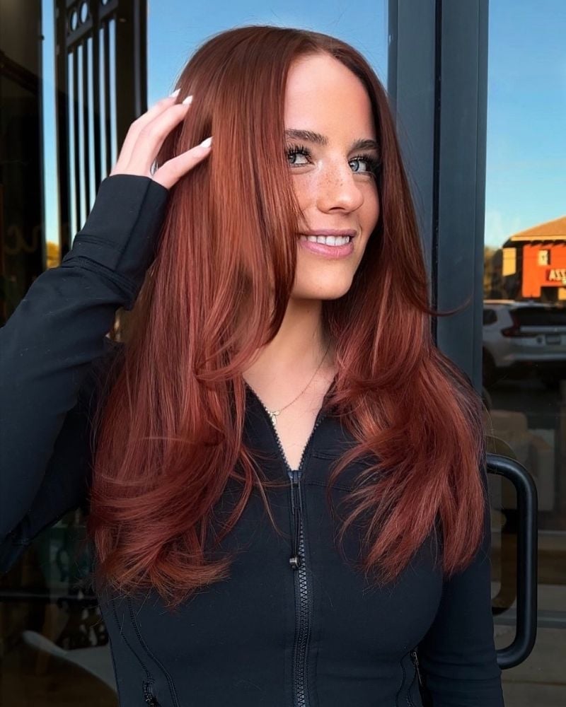 Collarbone Copper Auburn With Face-Framing Layers Collarbone Copper Auburn With Face-Framing Layers — Trendy Red Hairstyles