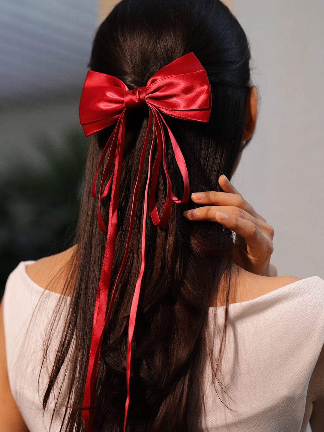 Mid-Back Ponytail With Red Ribbon — Trendy Ribbon Hair
