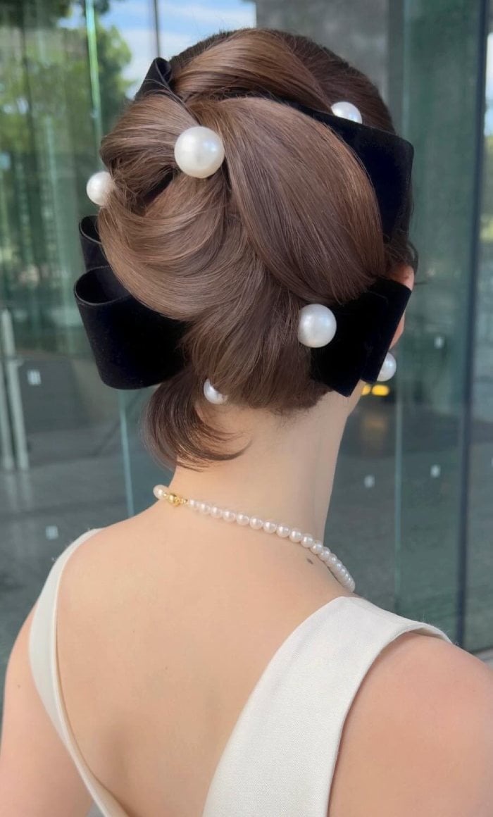 Elegant Updo With Black Velvet Ribbons — Trendy Ribbon Hair