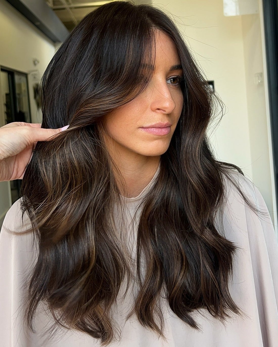 Collarbone Layers With Dark Brown Caramel Highlights — Trendy Rich Brunette