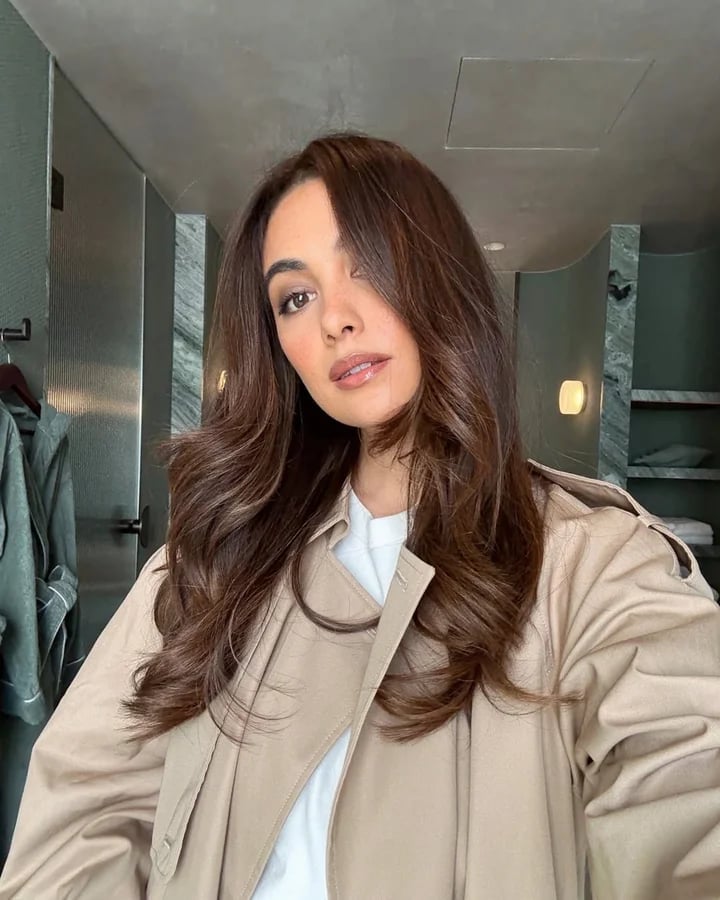 Collarbone With Rich Brunette Lighter Pieces — Trendy Rich Brunette