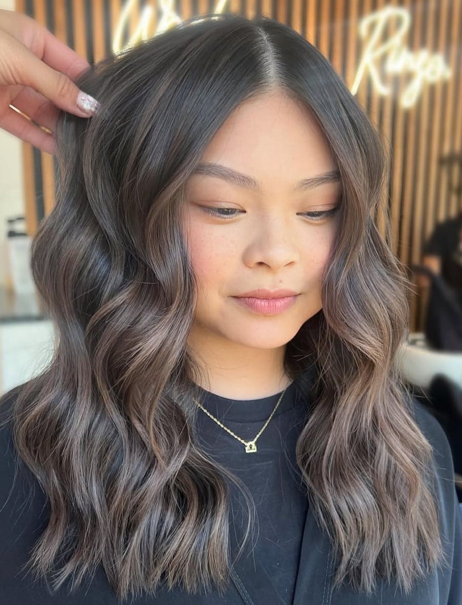 Dark Brown With Caramel Highlights Dimension, Close-Up Take — Trendy Rich Brunette