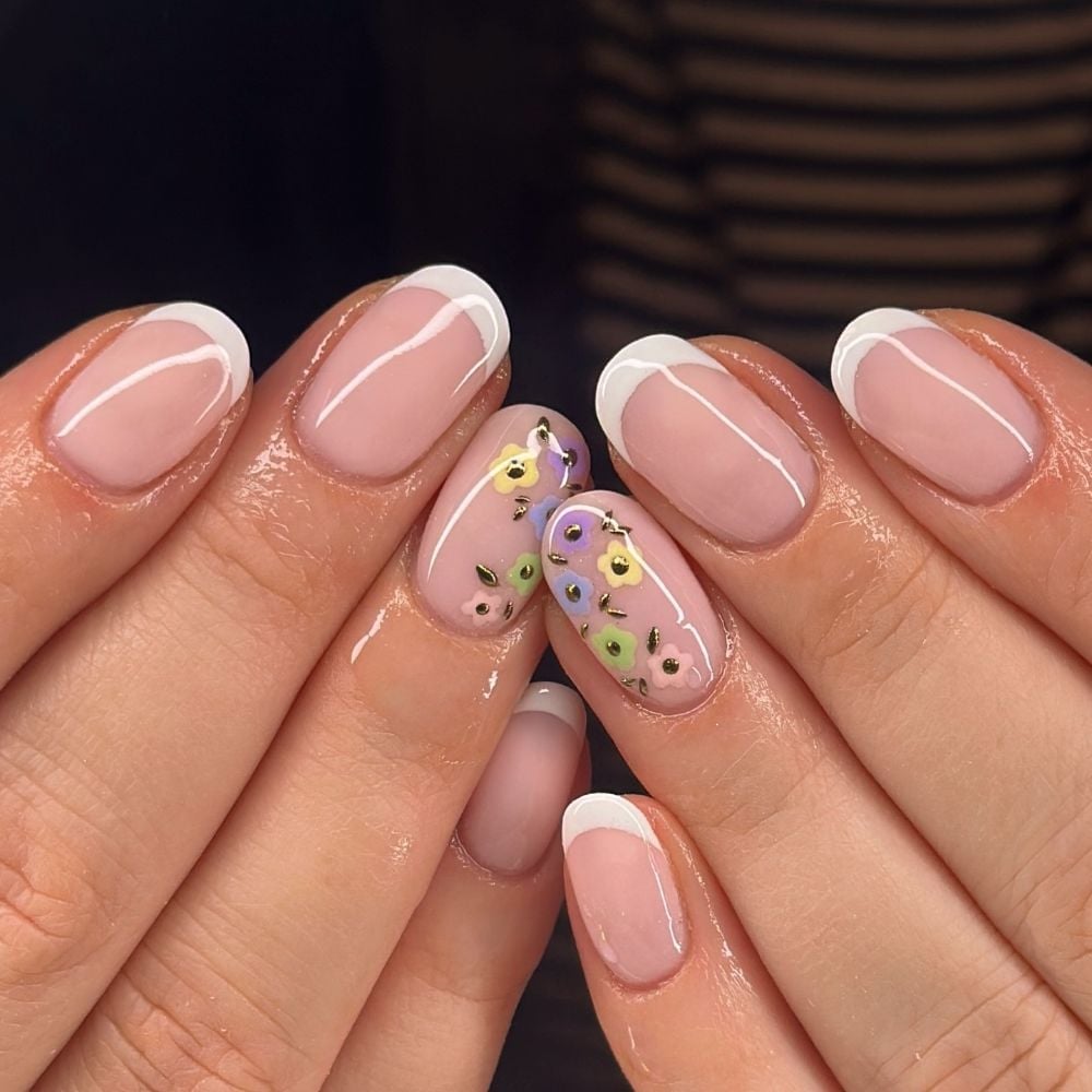 Nude White French 3D Floral Round Nails — Trendy Round Nails