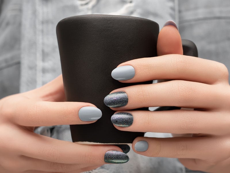 Light Gray Matte Dark Gray Glitter Short Round Nails — Trendy Round Nails