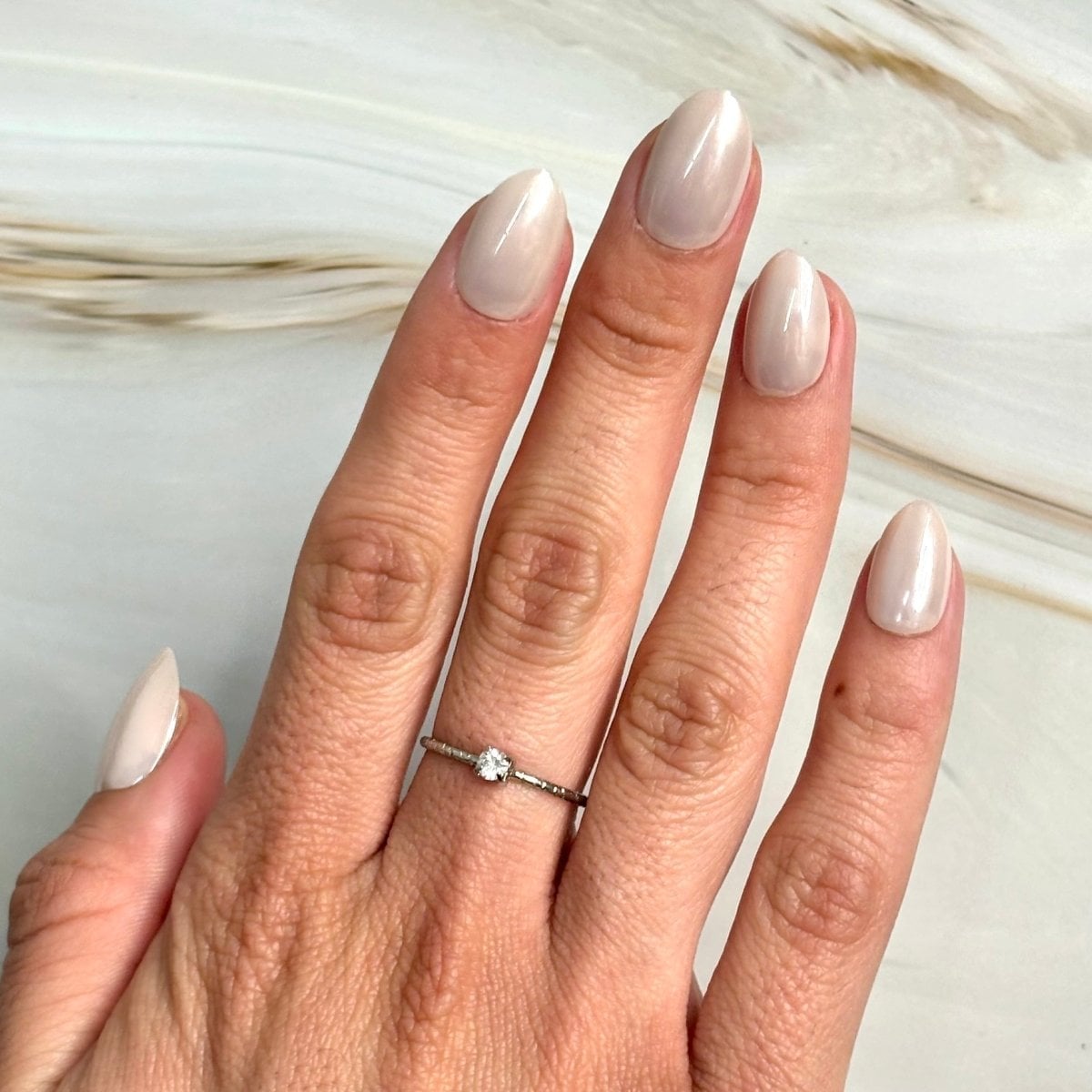 Nude Chrome Full Cover Short Round Nails — Trendy Round Nails