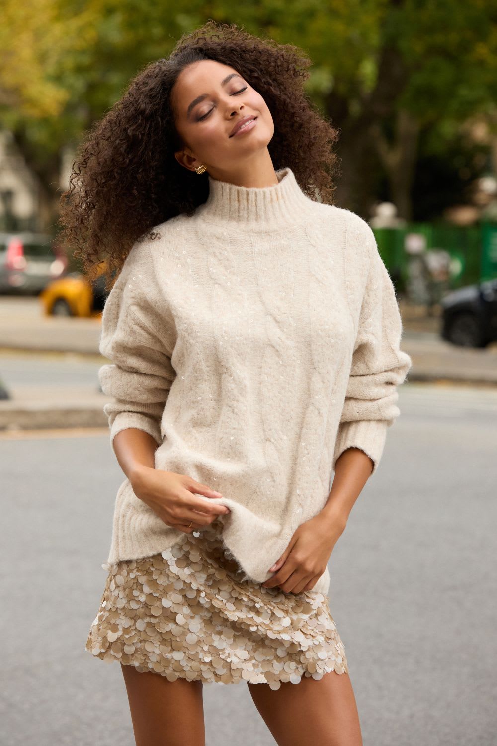 Gold Sequin Mini Skirt with Scalloped Hem Gold Sequin Mini Skirt with Scalloped Hem — Trendy Sequin Skirt Outfit