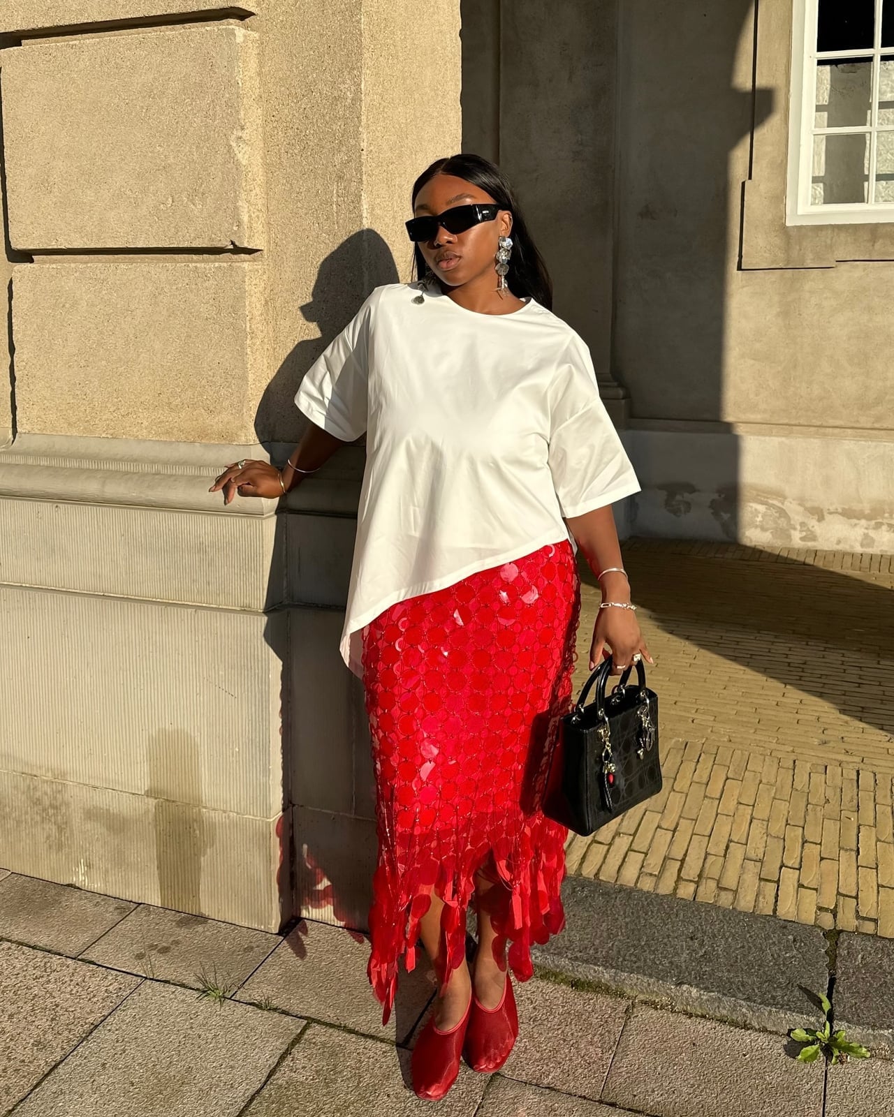 Red Sequin Skirt with Fringe Hem and Oversized T-shirt Red Sequin Skirt with Fringe Hem and Oversized T-shirt — Trendy Sequin Skirt Outfit