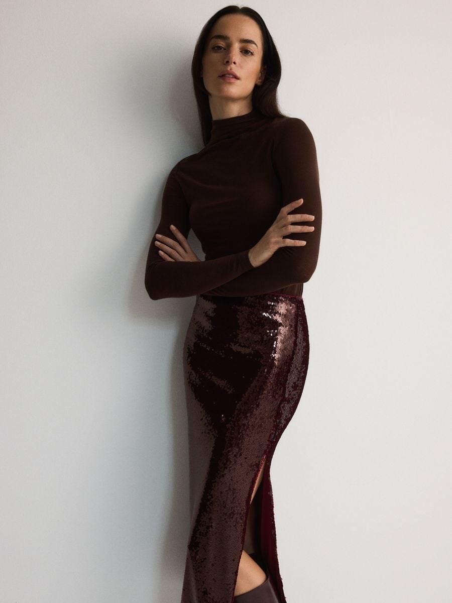 Burgundy Sequin Maxi Skirt with Brown Turtleneck, Close-Up Take Burgundy Sequin Maxi Skirt with Brown Turtleneck, Close-Up Take — Trendy Sequin Skirt Outfit