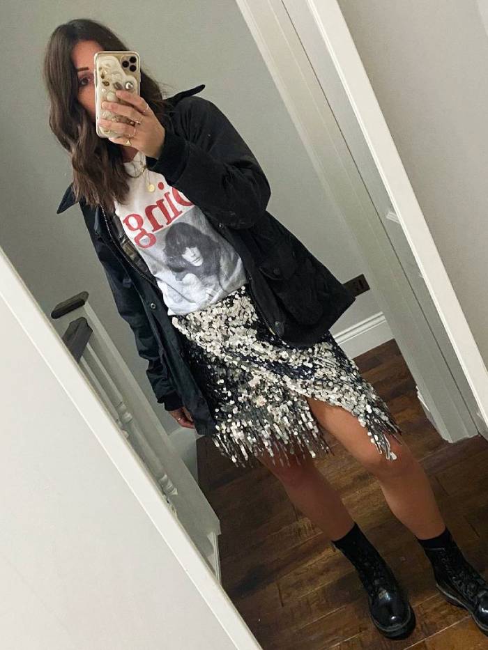 Silver Sequin Fringe Mini Skirt with Graphic T-shirt, Close-Up Take Silver Sequin Fringe Mini Skirt with Graphic T-shirt, Close-Up Take — Trendy Sequin Skirt Outfit