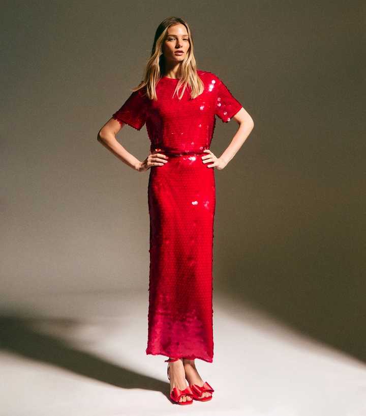 Monochromatic Red Sequin Maxi Skirt and Top Monochromatic Red Sequin Maxi Skirt and Top — Trendy Sequin Skirt Outfit