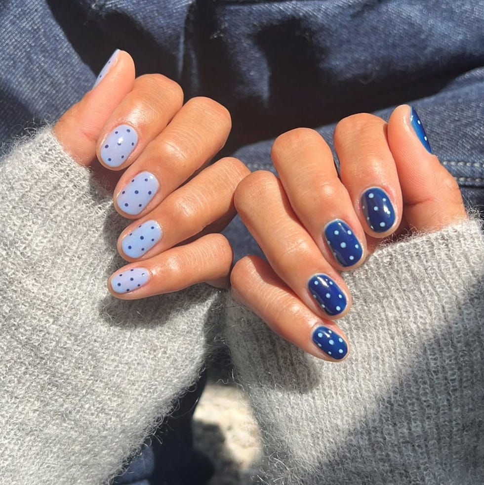 Blue and White Polka Dot Short Oval Nails Blue and White Polka Dot Short Oval Nails — Trendy Short Gel Nails