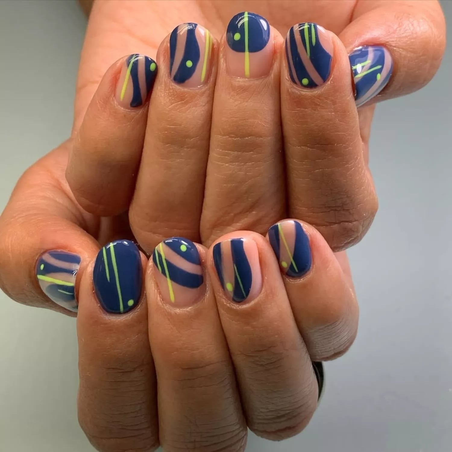 Light Pink Black Dot Short Almond Nails Light Pink Black Dot Short Almond Nails — Trendy Short Gel Nails