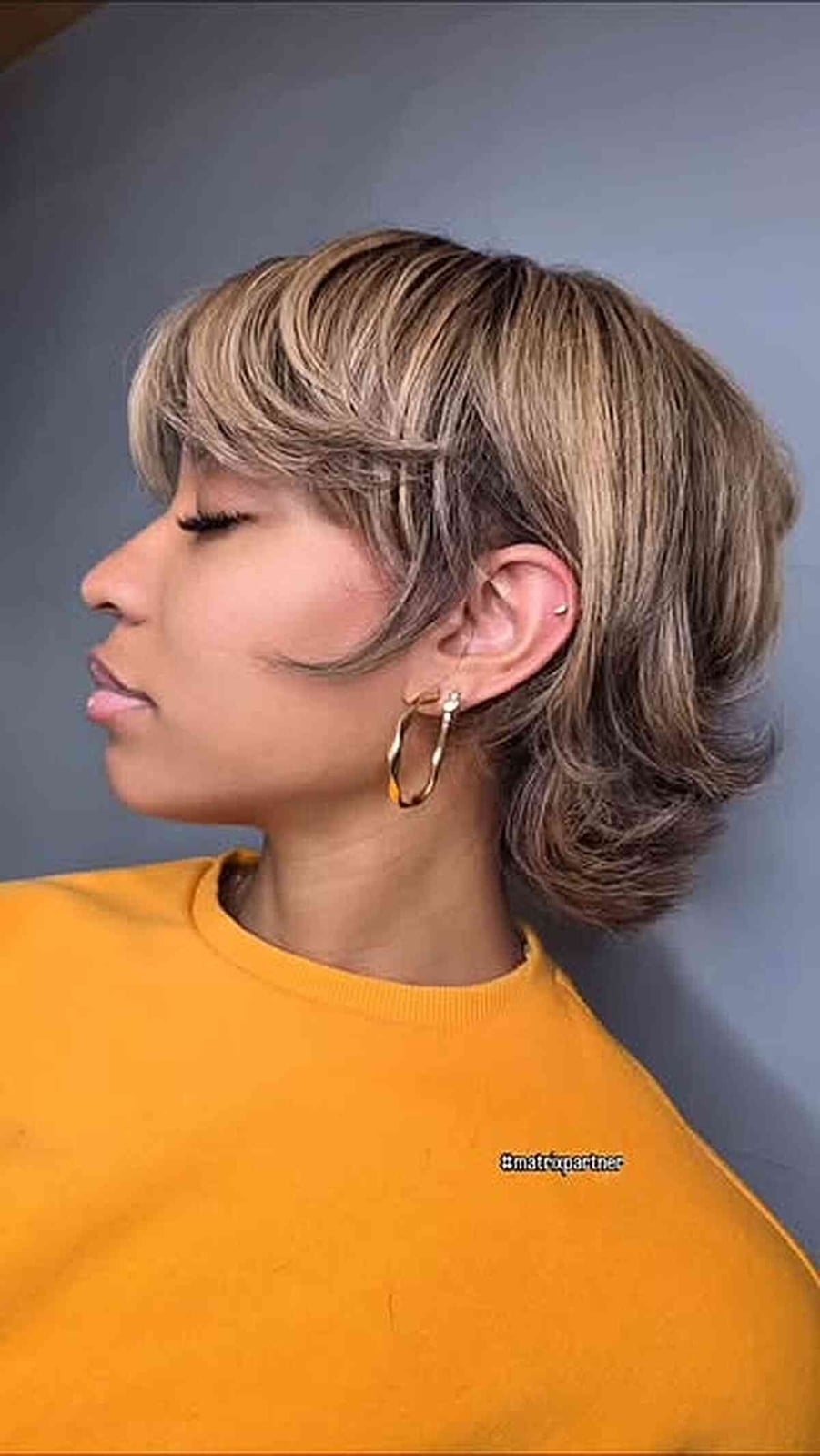 Honey Blonde Shag With Full Bangs Honey Blonde Shag With Full Bangs — Trendy Short Natural Hairstyles