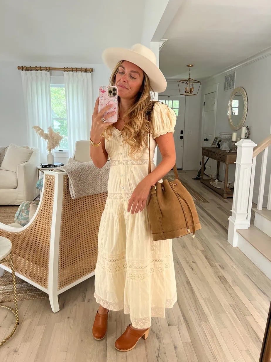 Casual Summer Style With A Suede Bucket Bag Casual Summer Style With A Suede Bucket Bag — Trendy Shoulder Bag Outfits