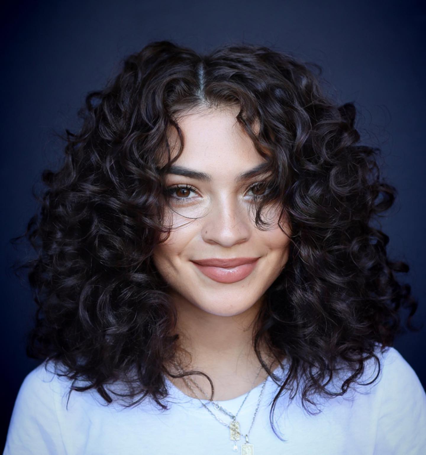 Natural Air-Dried Shoulder Length Curls — Trendy Shoulder Length Curly Hair