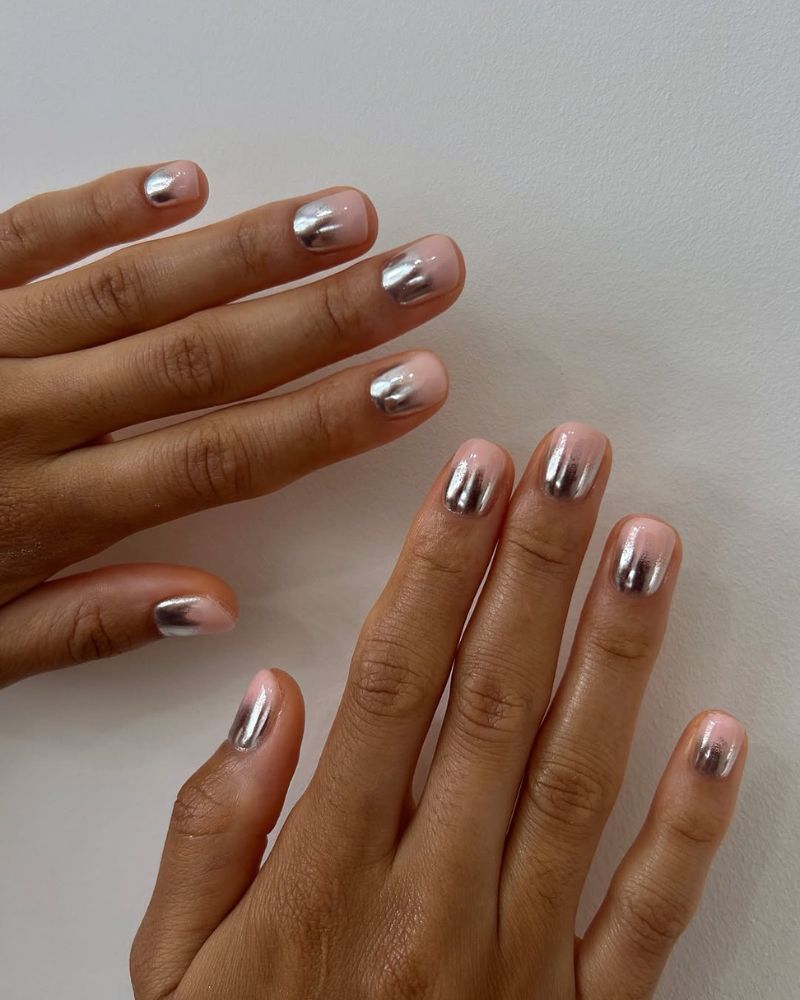 Medium Almond Nails With Sheer Pink and Silver Flames, Short Medium Almond Nails With Sheer Pink and Silver Flames, Short — Trendy Silver Chrome Nails