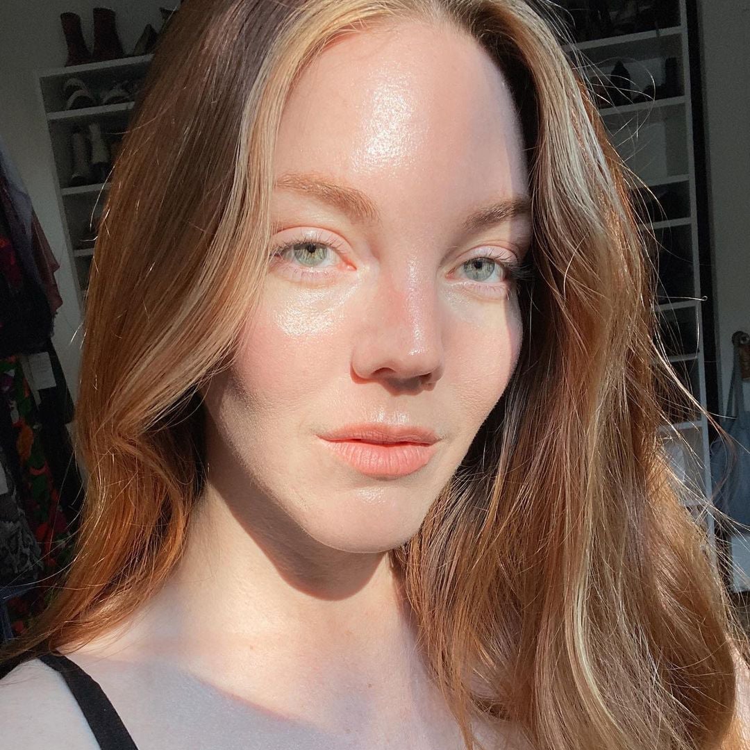 Collarbone Wavy Fine Strawberry Blonde With Side Part — Trendy Strawberry Blonde
