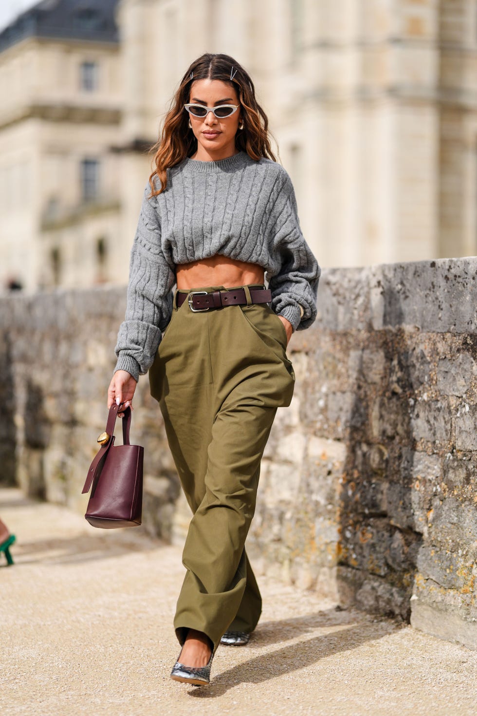 Cream Textured Knit Half-Zip Sweatshirt Outfit — Trendy Sweatshirt Outfits Women