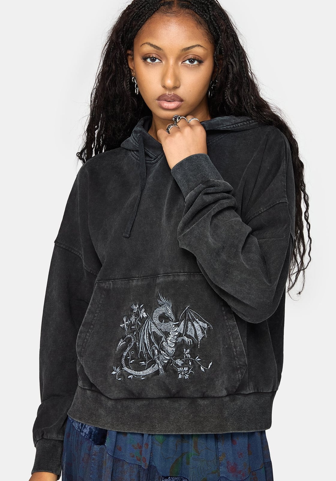 Black Oversized Hoodie with Dragon Graphic — Trendy Sweatshirt Outfits Women