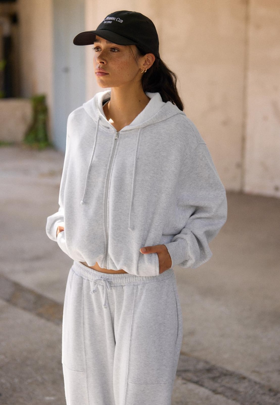 Gray Cropped Zip Hoodie with Matching Sweatpants — Trendy Sweatshirt Outfits Women