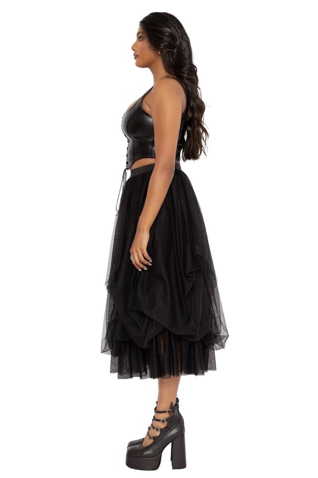 Black Ruffled Tulle Skirt With Leather Corset Top, Close-Up Take — Trendy Tulle Skirt Outfits
