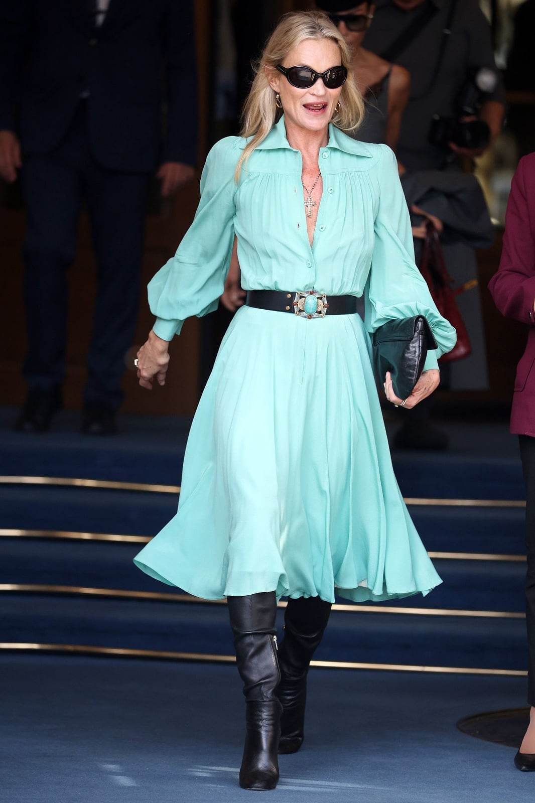 Long-sleeved Turquoise Midi Dress with Pointed Collar Long-sleeved Turquoise Midi Dress with Pointed Collar — Trendy Turquoise Dress